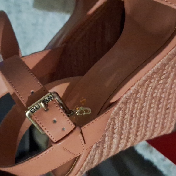 Guess wedged Sandal(Tracey) - Picture 7 of 7